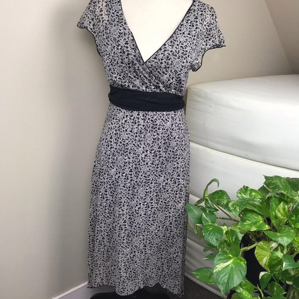 max studio black and white dress Short Sleeve features: Slit Outfits For Every Engagement Size:3XL (34-35 sleeve length) Flowing Fabric For Versatile